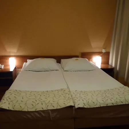 Hotel Grot 3*